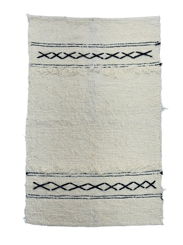 TAPETINHO FELPUDO BOHO PRETO 50x80cm