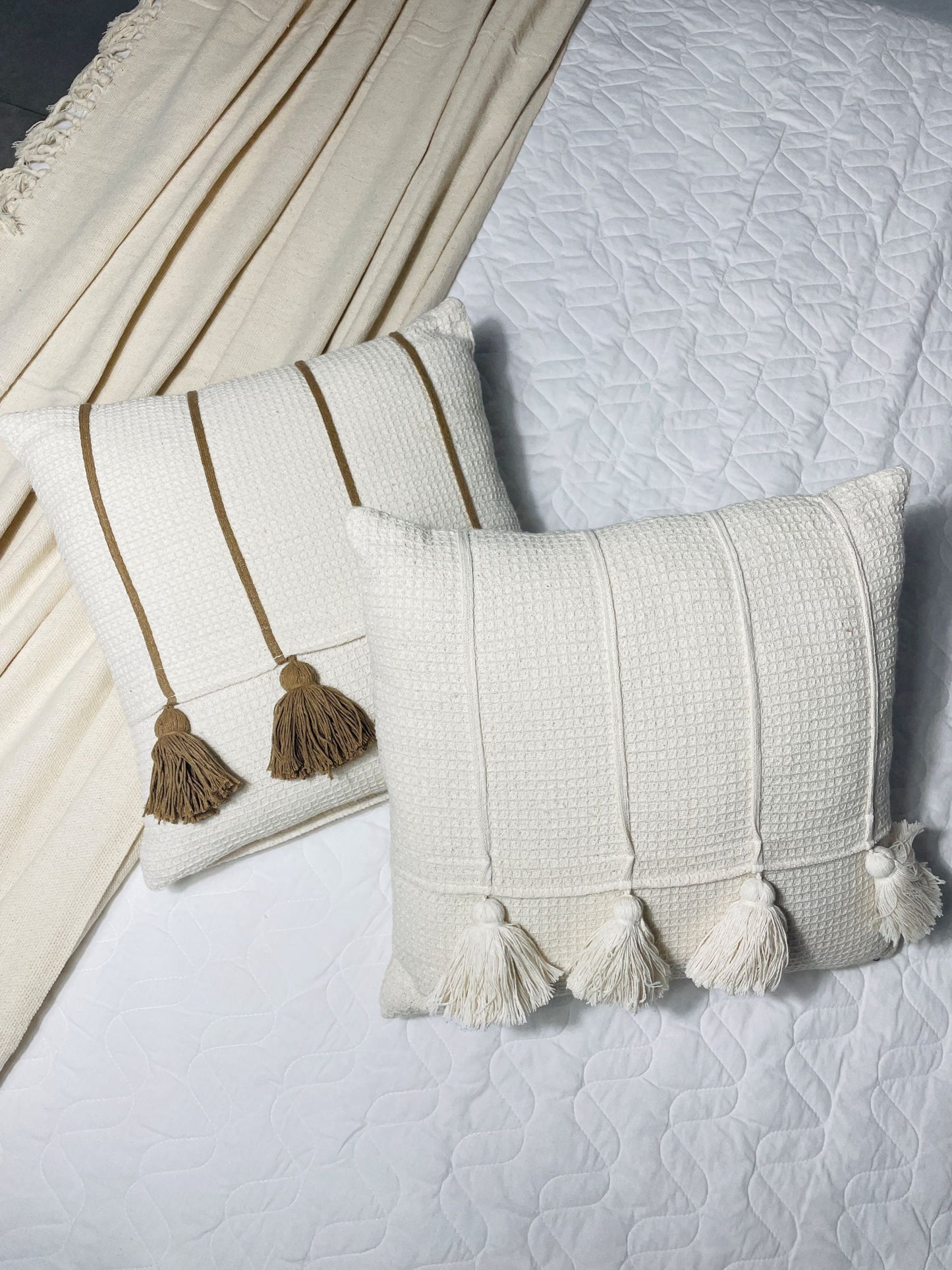 CAPA PARA ALMOFADA APLIQUES TASSEL