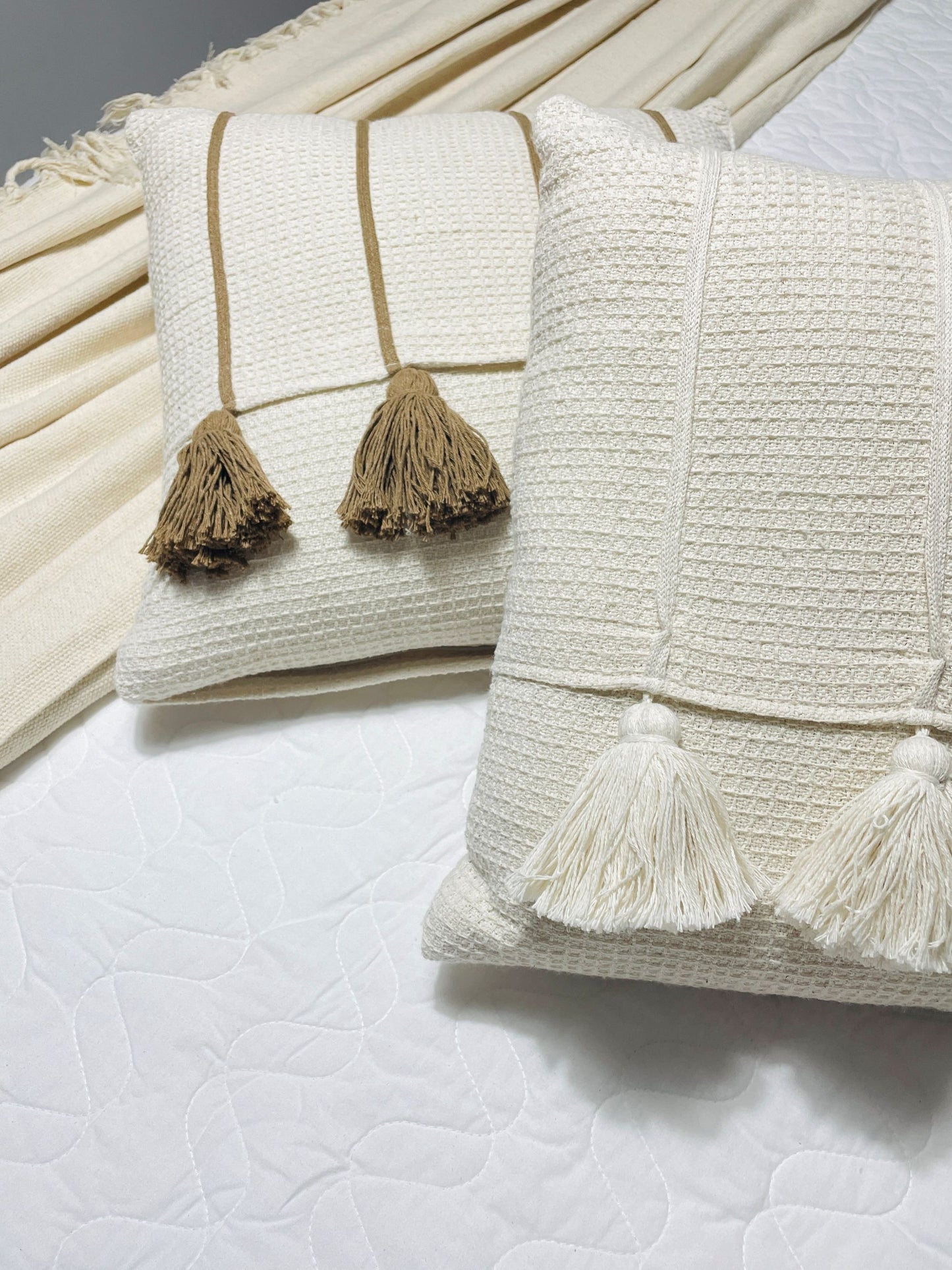 CAPA PARA ALMOFADA APLIQUES TASSEL