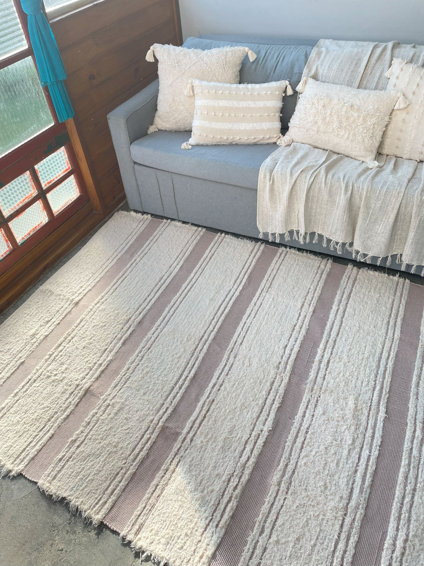 TAPETE CLÁSSICO FELPUDO COM ROSÉ 150x200cm