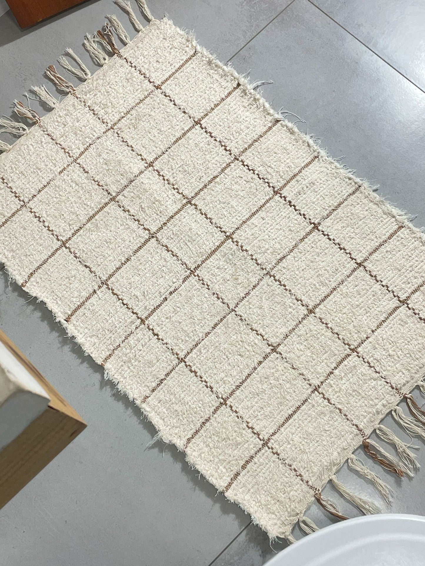 TAPETINHO FELPUDO GRID CARAMELO 50x80cm