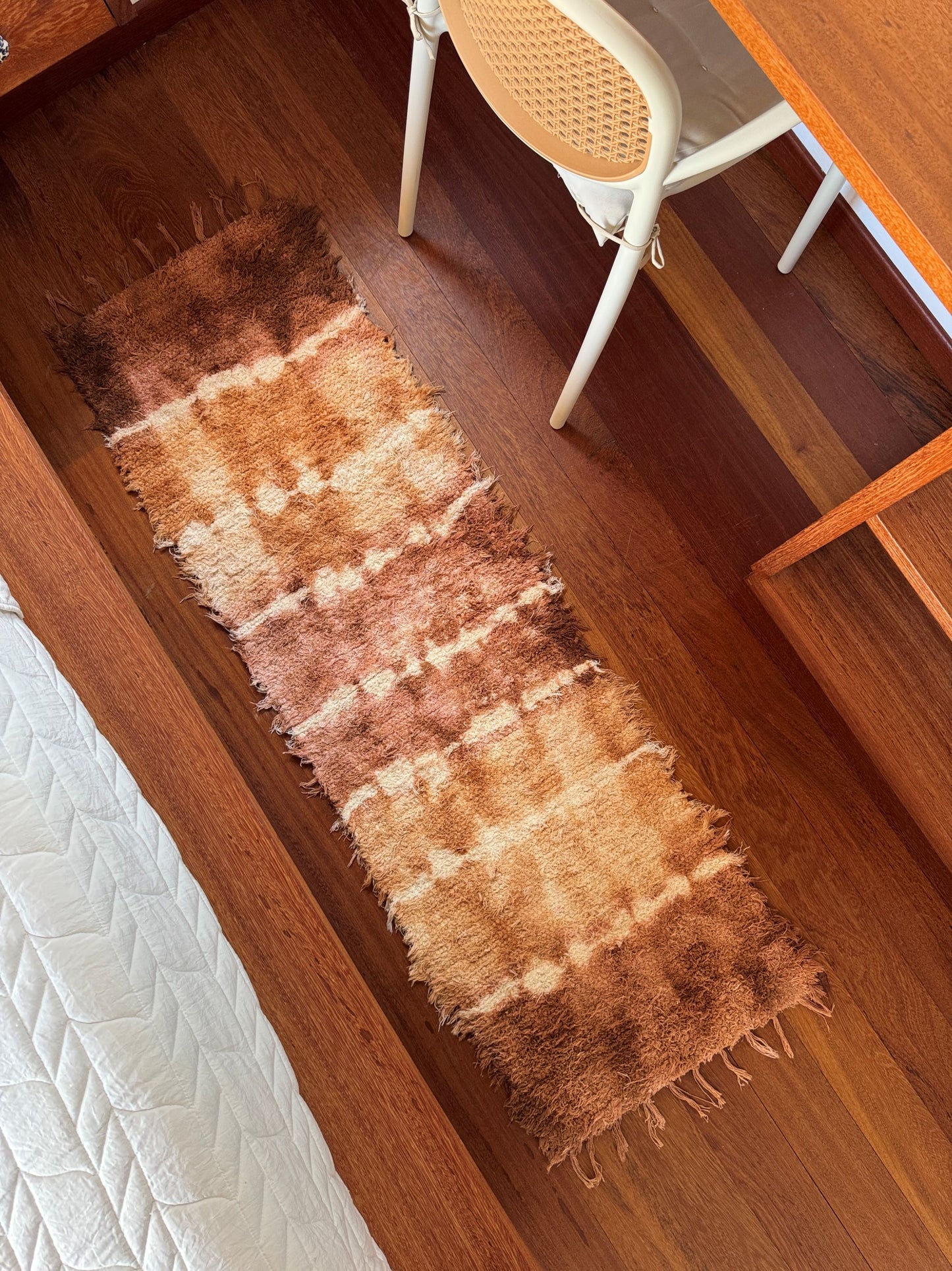 PASSADEIRA FELPUDA TIE-DYE CANELA