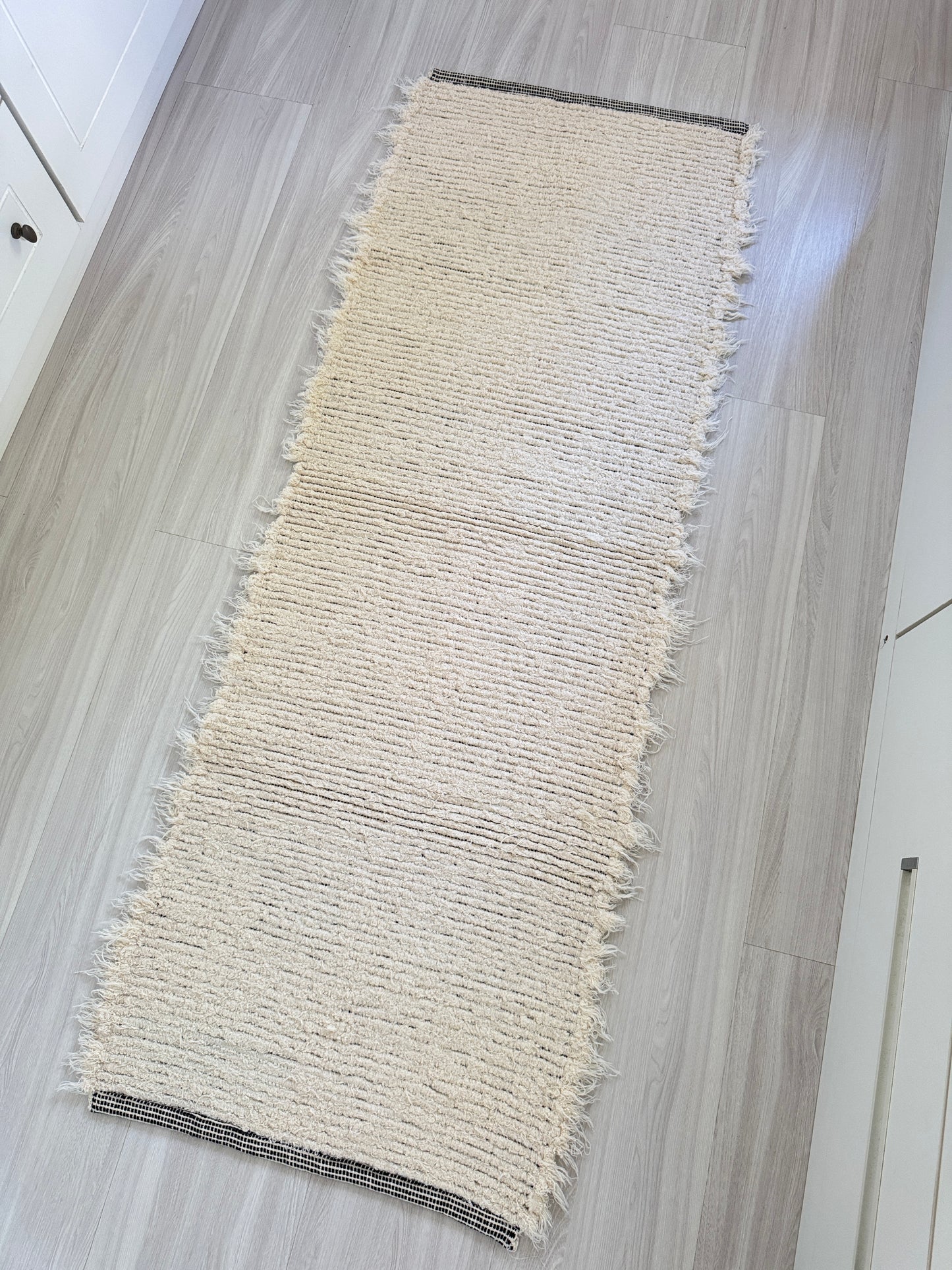 PASSADEIRA FELPUDA DUPLA FACE PRETA 50x150cm