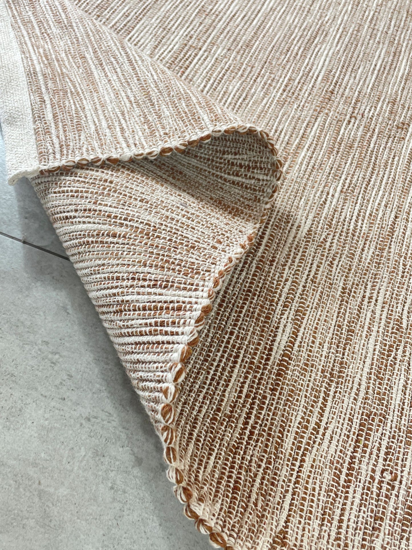 TAPETE QUADRADO BLEND AMÊNDOA 150x150cm