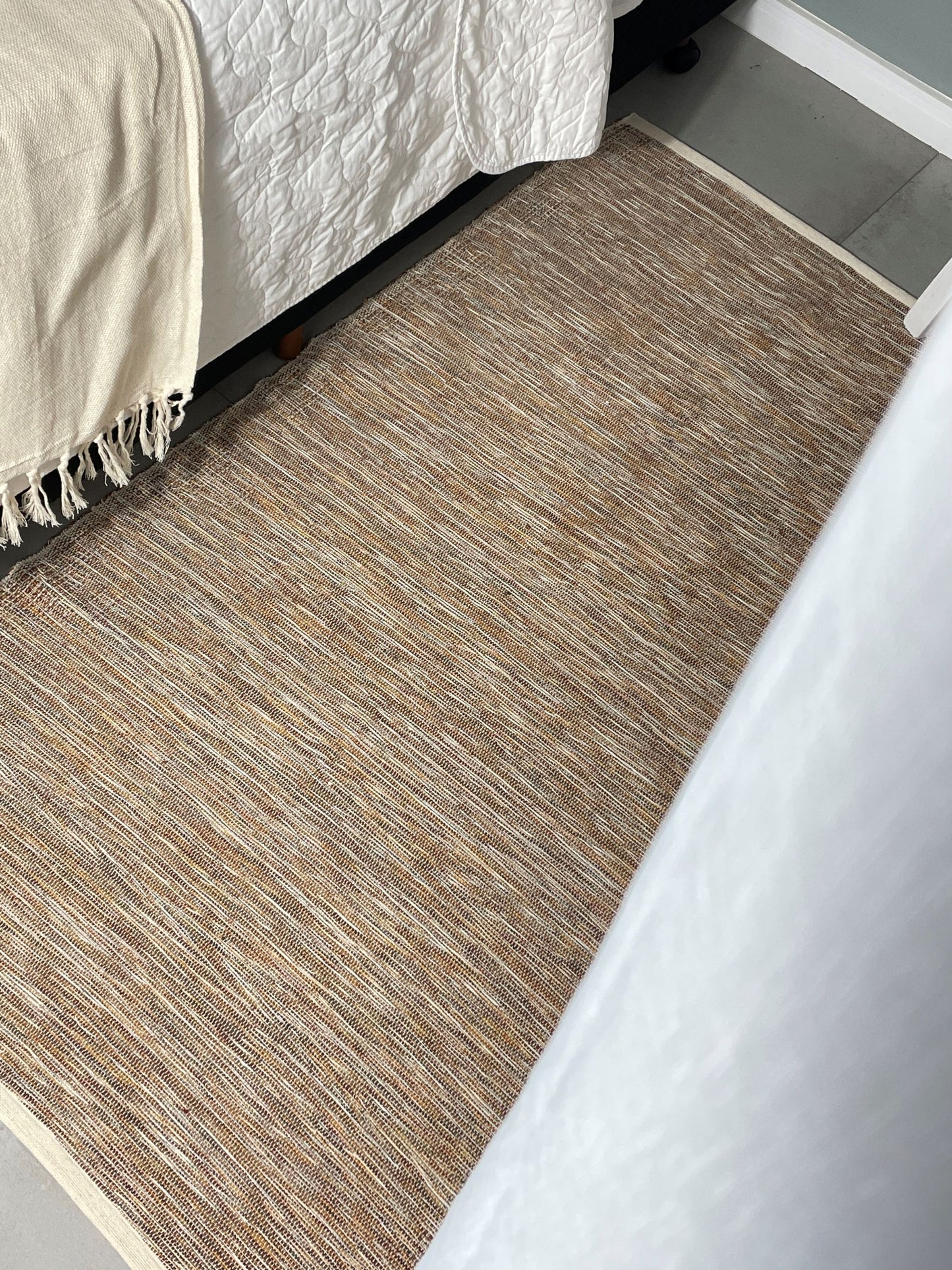 Tapete Blend Amendoa Beira Cama
