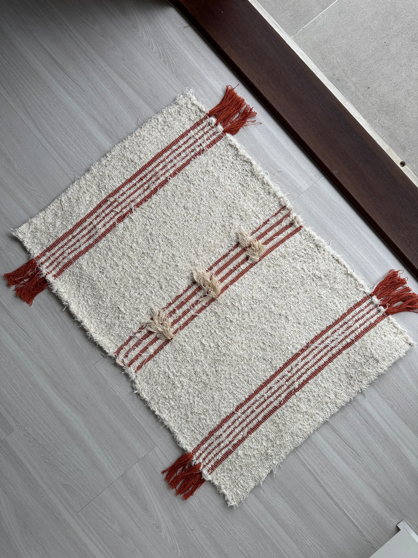 TAPETINHO LÚDICO SENSORIAL TERRA 50x80cm