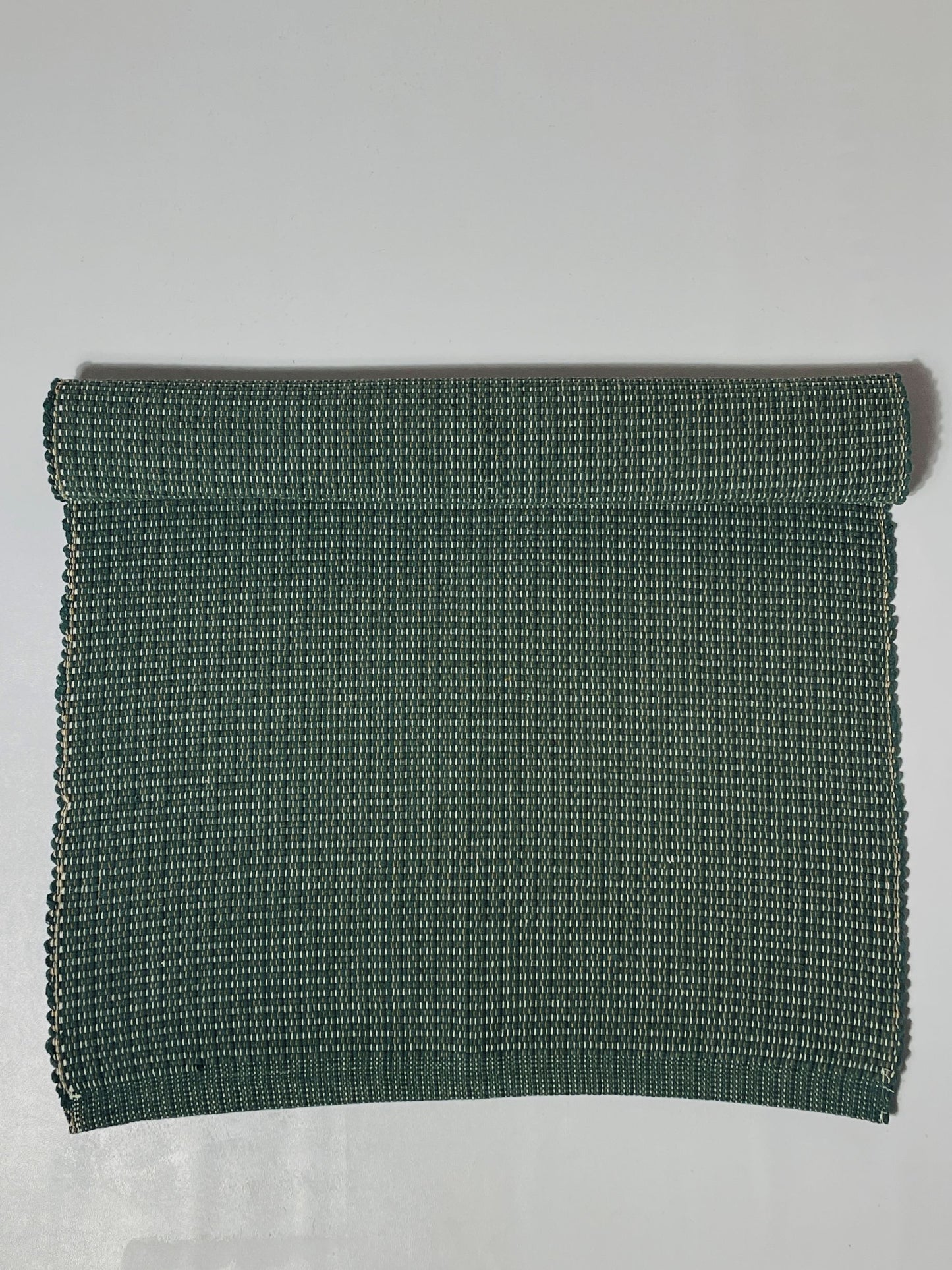 TAPETINHO TRAMA MESCLADA VERDE MUSGO 50x80cm