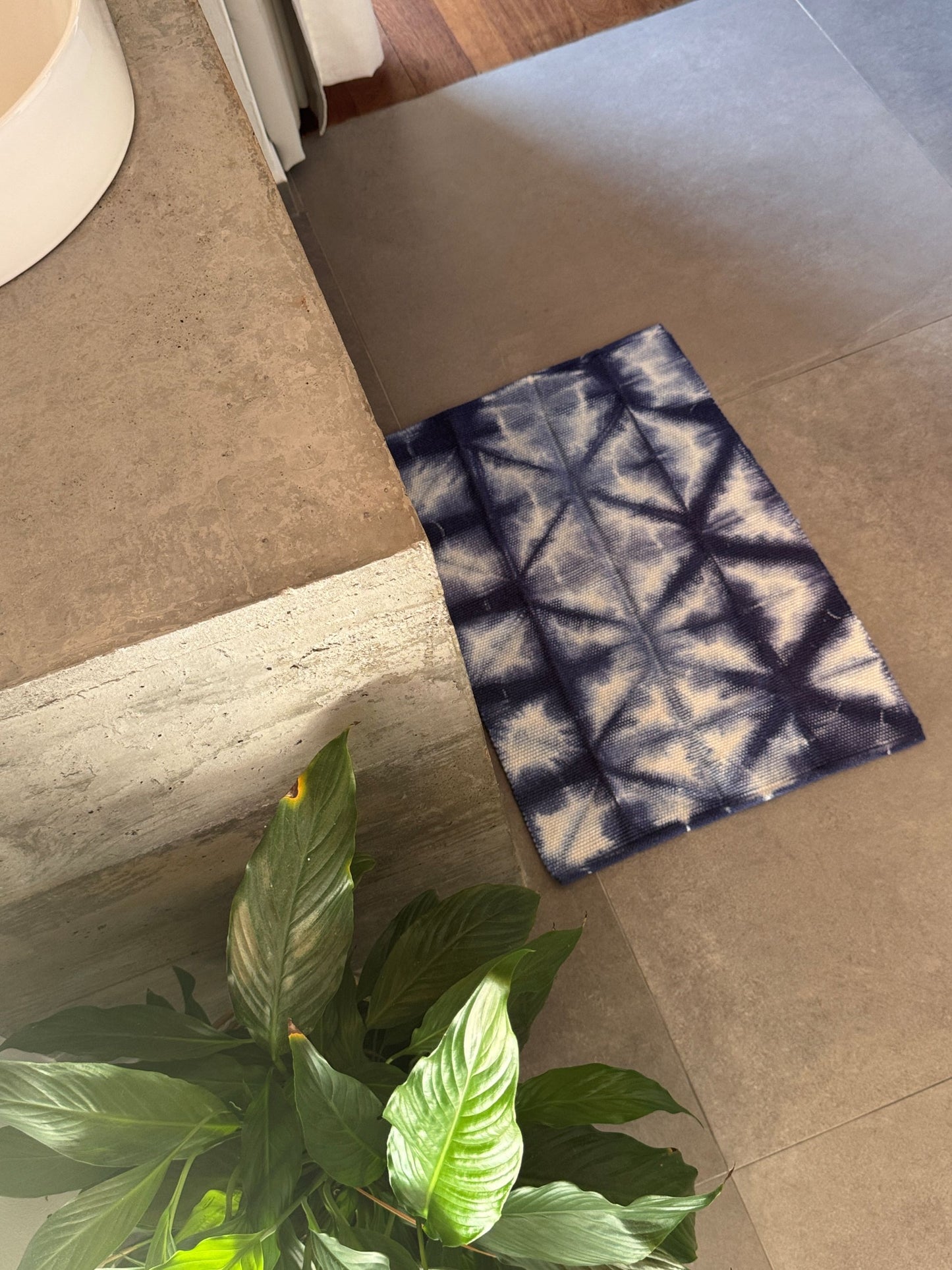 TAPETINHO SHIBORI INDIGO TRIS