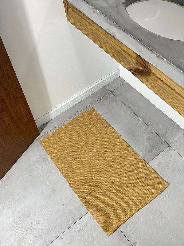 TAPETINHO DE ALGODÃO MOSTARDA 50x80cm