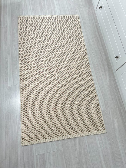Tapete bordado G caramelo 75 x 140 cm