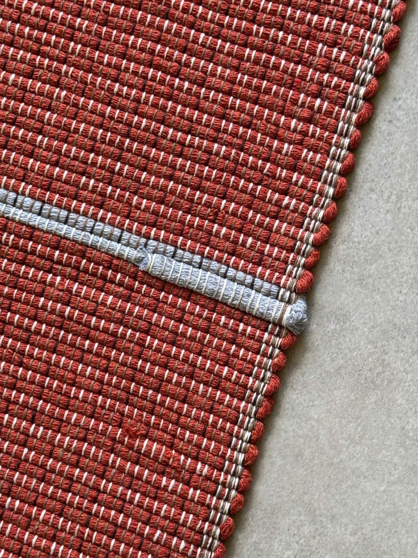 TAPETE CLÁSSICO NÓSTALGIA PISO DE VÓ