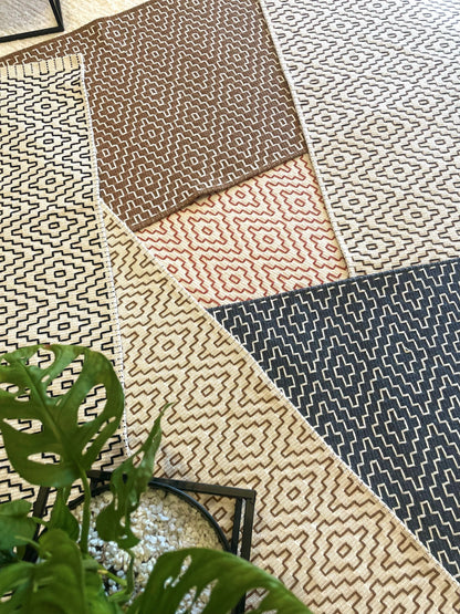 PASSADEIRA BORDADA CINZA