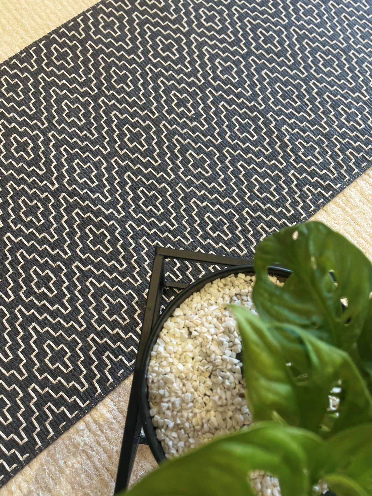 PASSADEIRA BORDADA CINZA