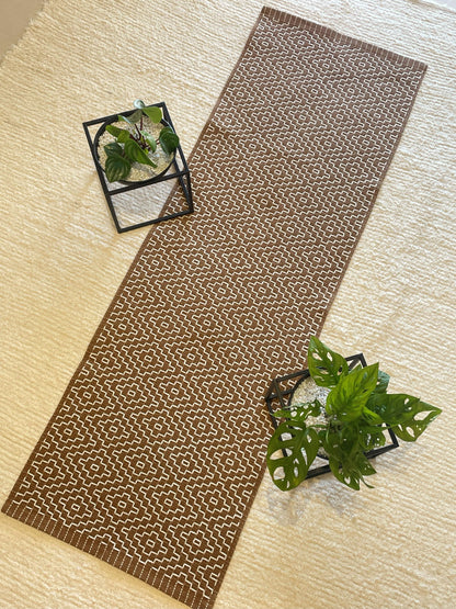 PASSADEIRA BORDADA CARAMELO