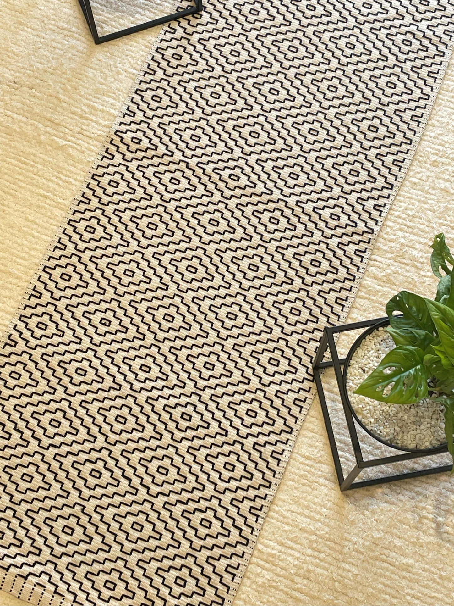 PASSADEIRA BORDADA PRETA