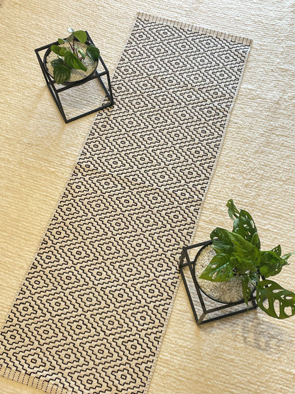 PASSADEIRA BORDADA PRETA