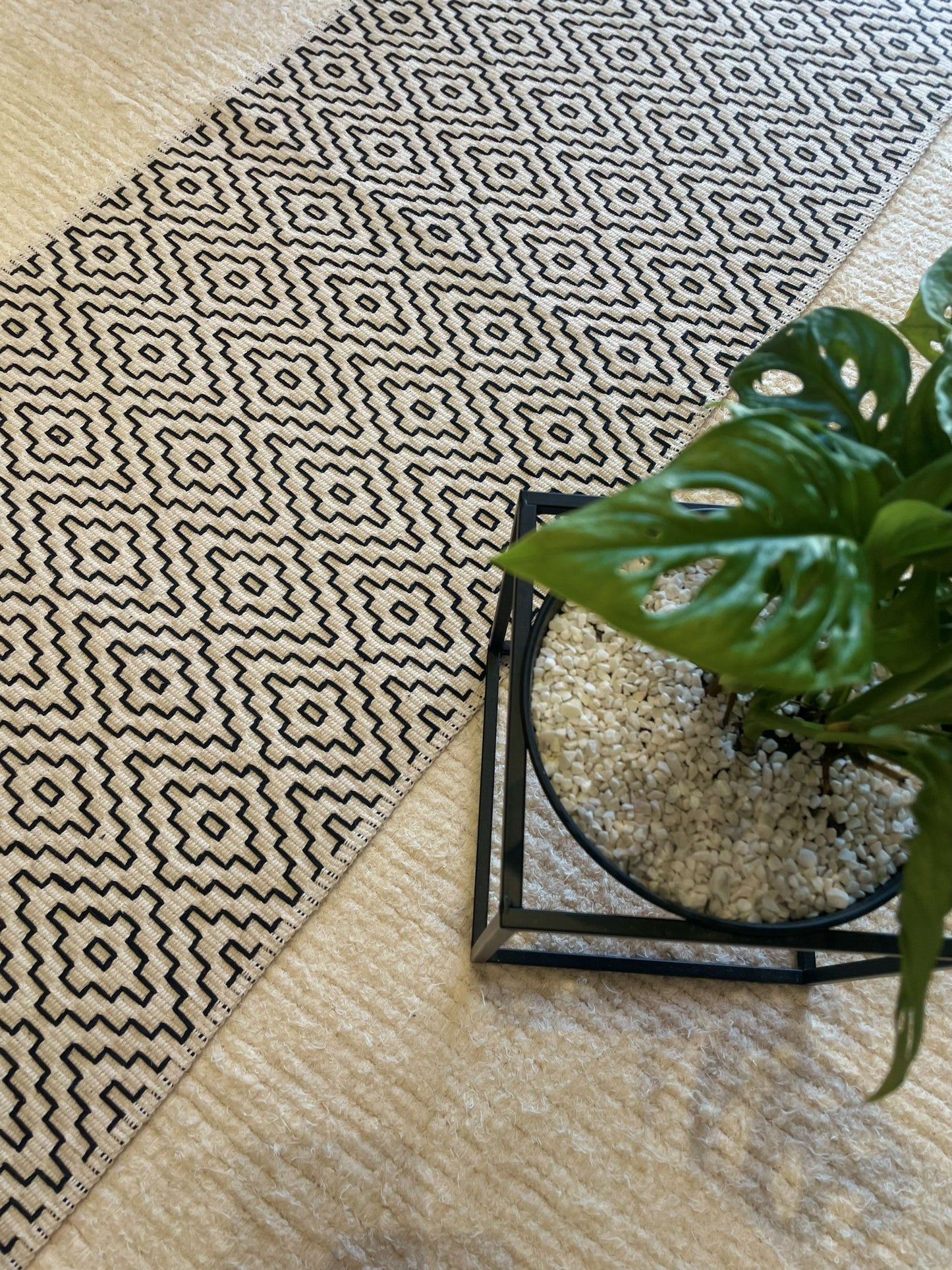 PASSADEIRA BORDADA PRETA