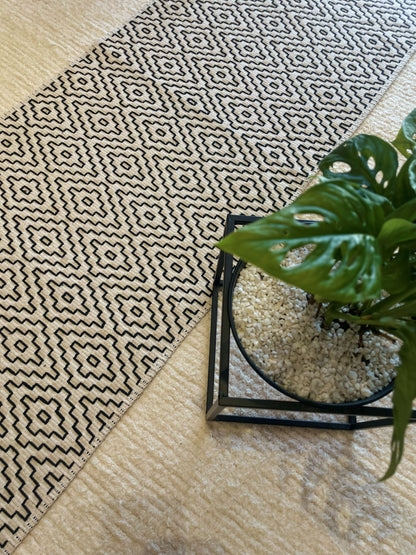 PASSADEIRA BORDADA PRETA