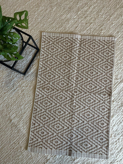 TAPETINHO BORDADO BEGE