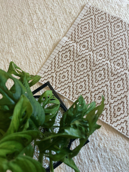 TAPETINHO BORDADO BEGE