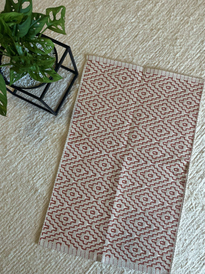 TAPETINHO BORDADO TERRACOTA