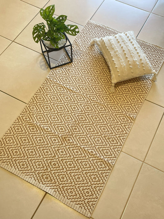 TAPETE MEDIO BORDADO BEGE