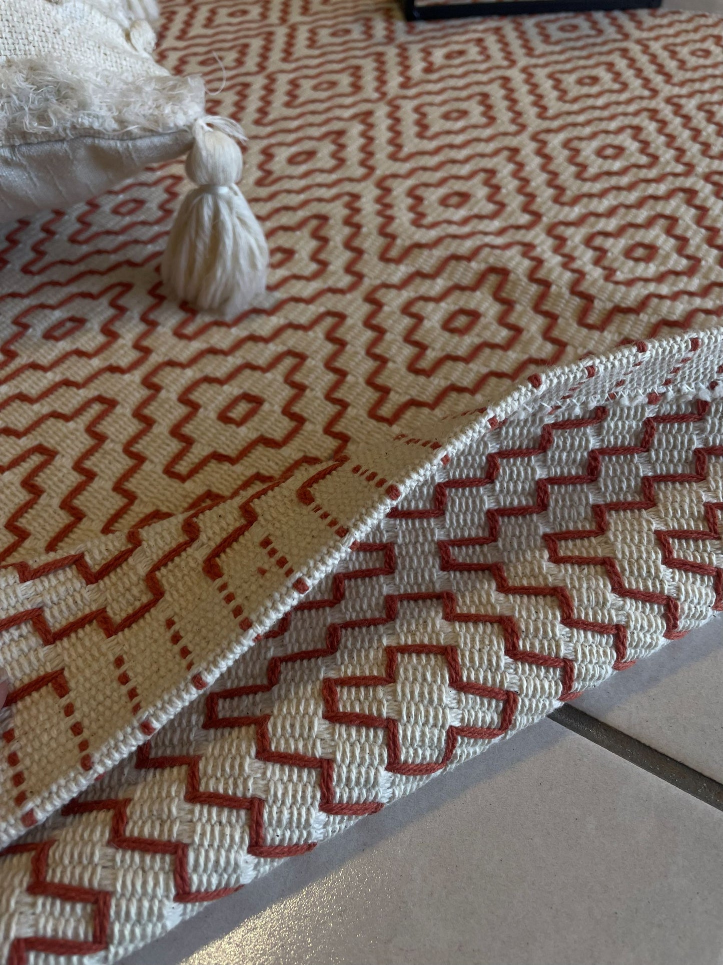 TAPETE MEDIO BORDADO TERRACOTA