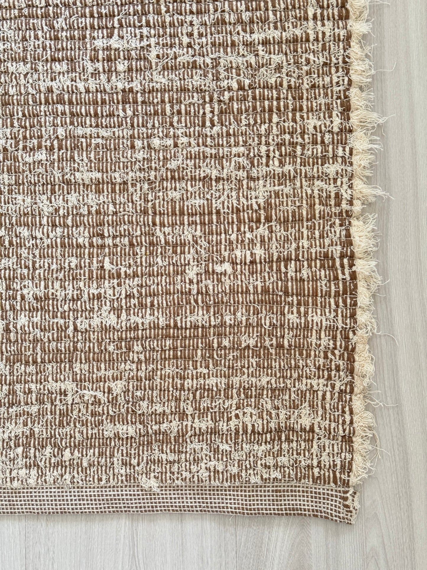 TAPETE BEIRA CAMA FELPUDO DUPLA FACE CARAMELO 80x150cm