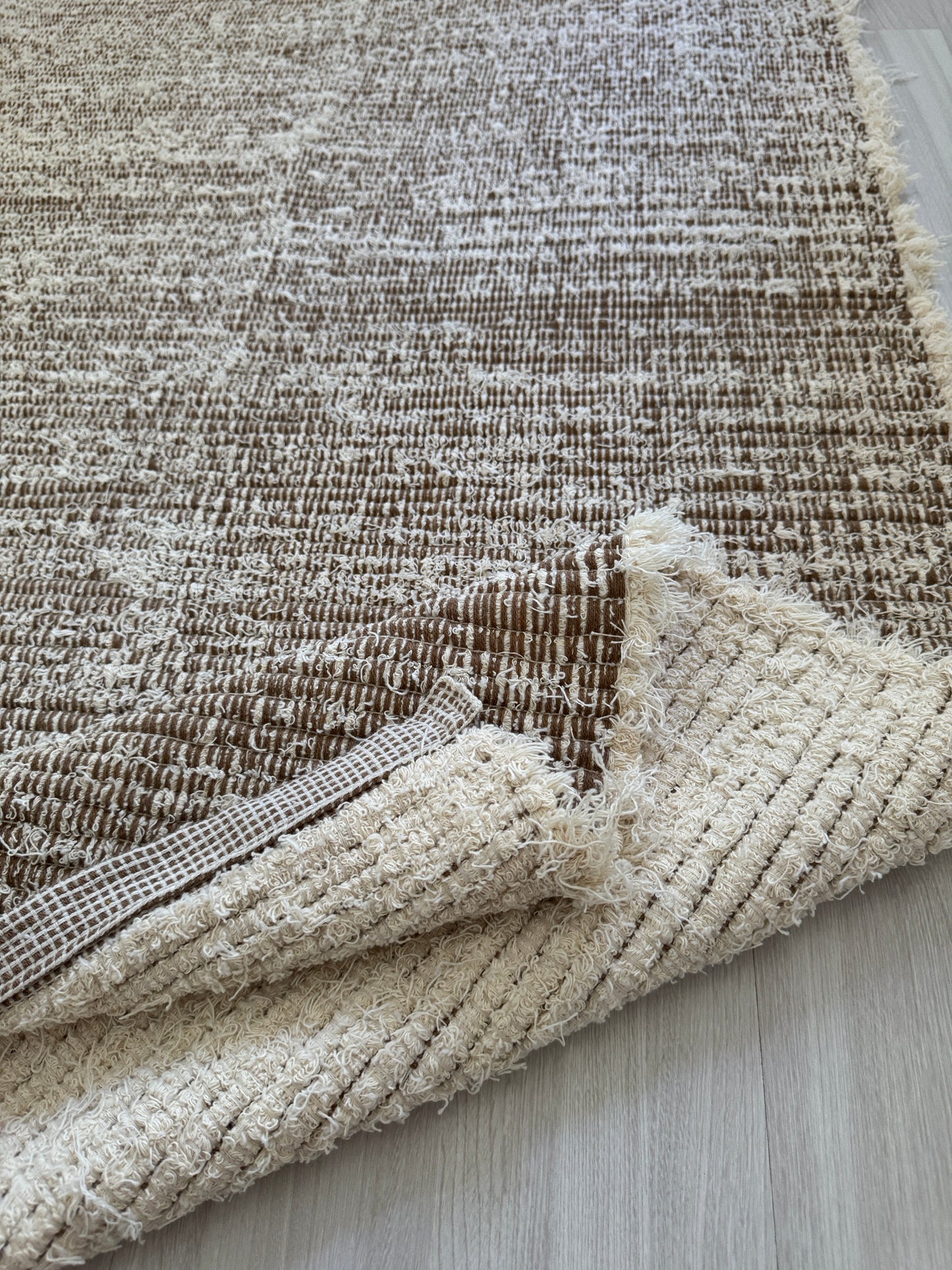 TAPETE BEIRA CAMA FELPUDO DUPLA FACE CARAMELO 80x150cm