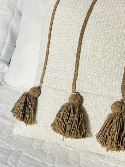 CAPA PARA ALMOFADA APLIQUES TASSEL