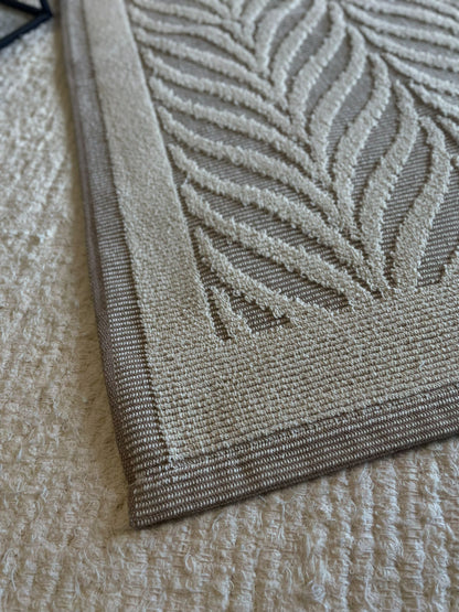 TAPETINHO FOLHA BEGE