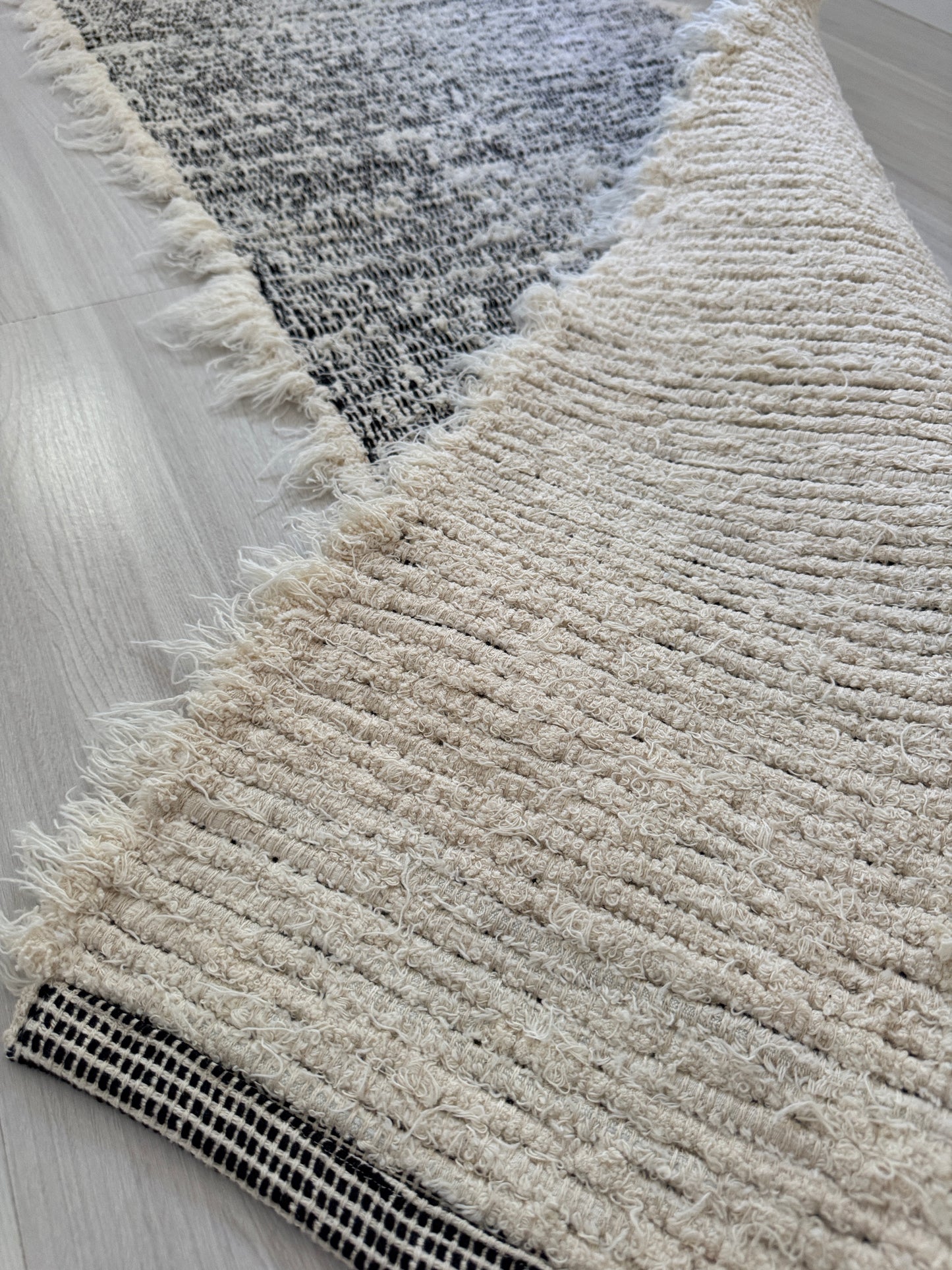 PASSADEIRA FELPUDA DUPLA FACE PRETA 50x150cm