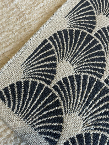 TAPETINHO MARÉ CINZA