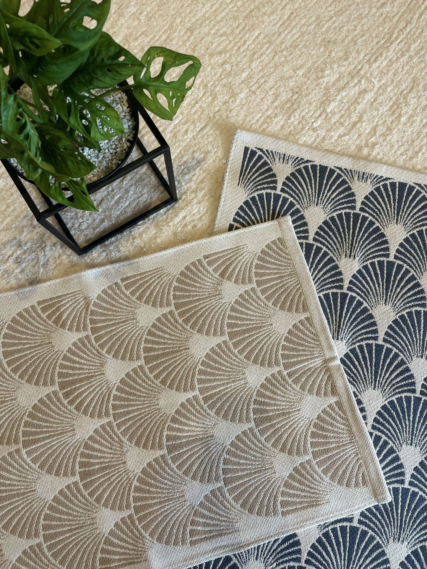 TAPETINHO MARÉ CINZA