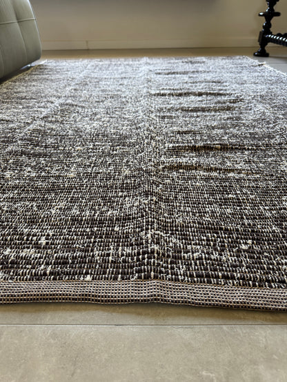 TAPETE CLÁSSICO FELPUDO DUPLA FACE MARROM 150x200cm