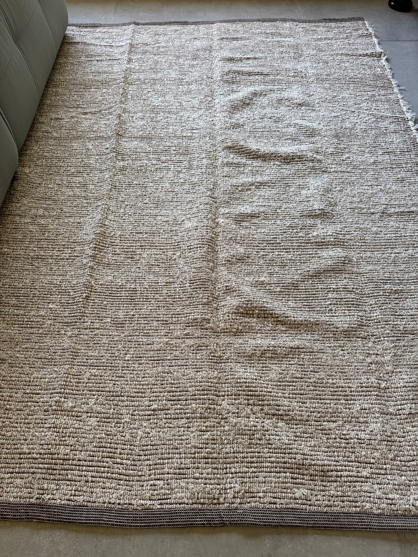 TAPETE CLÁSSICO FELPUDO DUPLA FACE MARROM 150x200cm