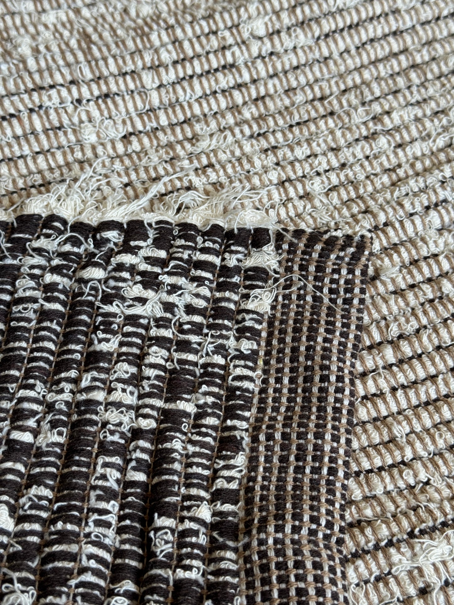 TAPETE CLÁSSICO FELPUDO DUPLA FACE MARROM 150x200cm