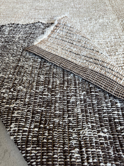 TAPETE CLÁSSICO FELPUDO DUPLA FACE MARROM 150x200cm