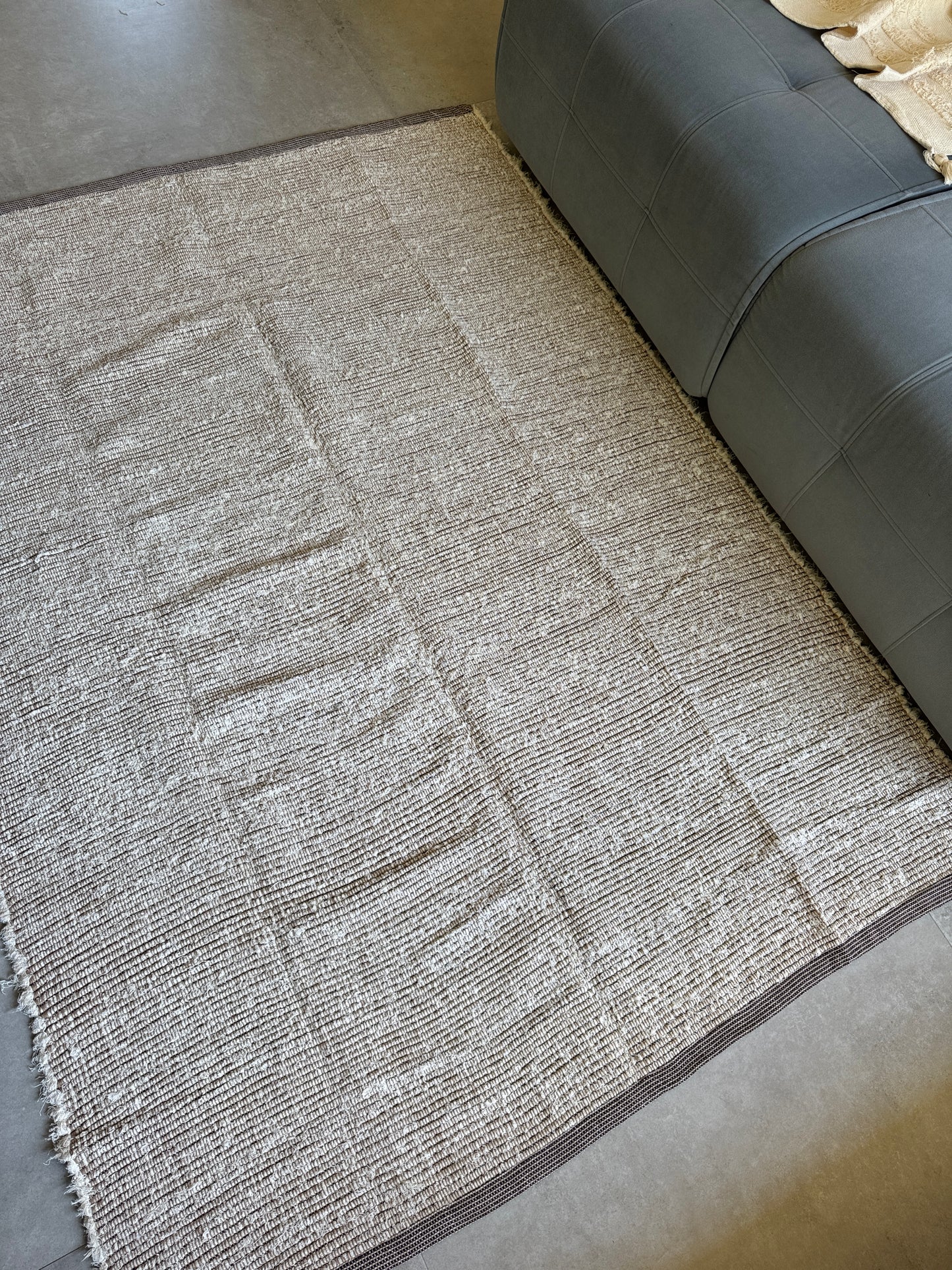 TAPETE CLÁSSICO FELPUDO DUPLA FACE MARROM 150x200cm