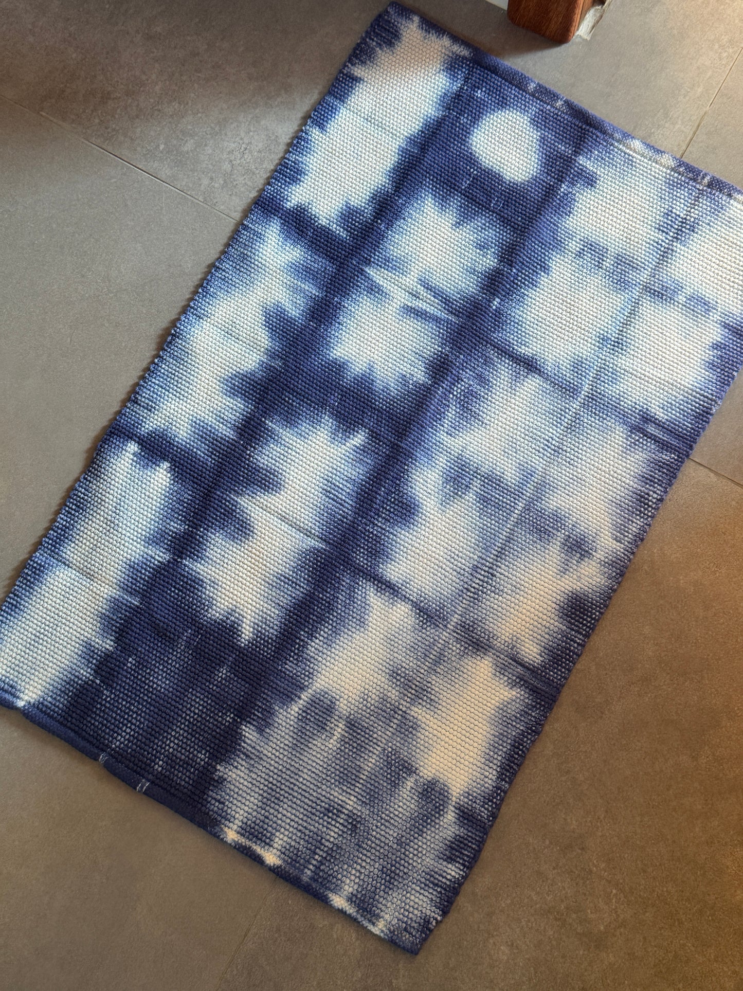 TAPETINHO SHIBORI INDIGO SQUARE