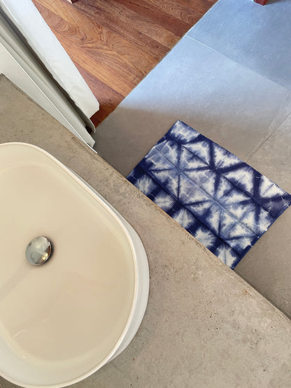 TAPETINHO SHIBORI INDIGO TRIS