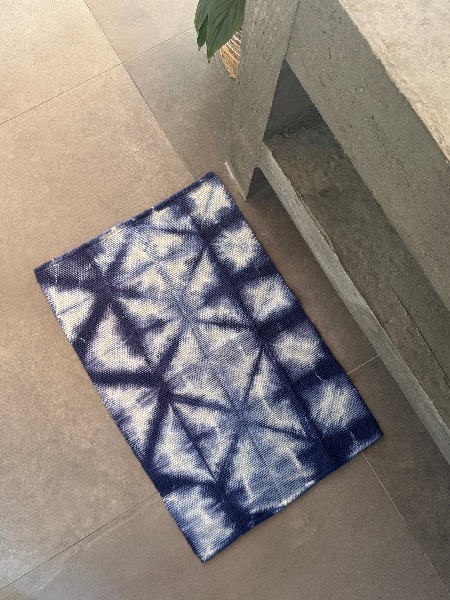 TAPETINHO SHIBORI INDIGO TRIS