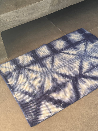 TAPETINHO SHIBORI INDIGO TRIS
