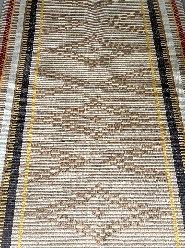 Tapete Curadoria Médio Tribo caramelo 77 x 140 cm